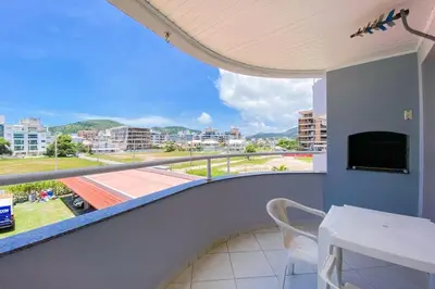Uma varanda ou terraço em Apartamento com 03 quartos na Praia! 0331