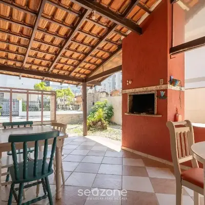 Linda casa a 230m da praia de Bombas RGV115