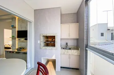 A cozinha ou kitchenette de Amplo apto de 02 suítes há 350 metros do mar! 0466