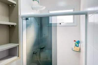 Uma casa de banho em Amplo apto de 02 suítes há 350 metros do mar! 0466