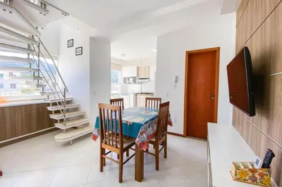Uma televisão e/ou sistema de entretenimento em Apto 2 quartos, em otima localização - 0326
