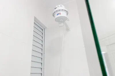 Uma casa de banho em Apto 2 quartos, em otima localização - 0326