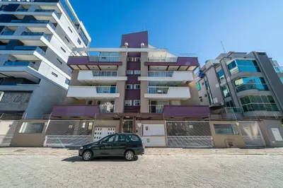 O edifício onde o apartamento está situado