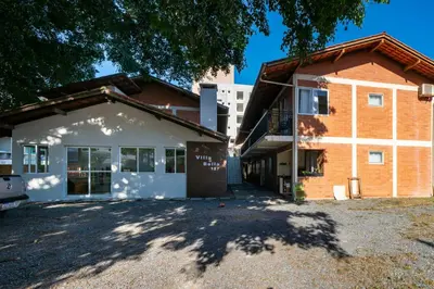 O edifício onde o apartamento está situado