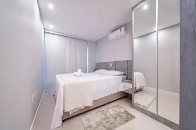 Uma cama ou camas num quarto em Apto elegante a 100m da praia MD8752