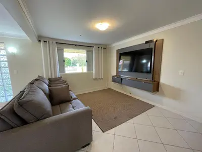 Uma televisão e/ou sistema de entretenimento em cód 15 - Casa espetacular em Palmas