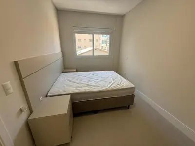 Uma cama ou camas num quarto em cód 152 - Excelente apartamento á 300m do mar!