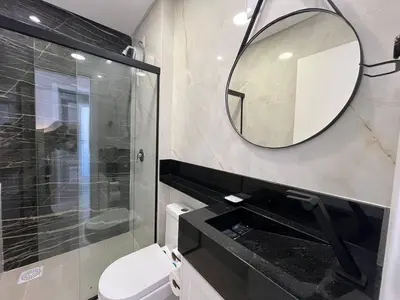Uma casa de banho em Apto a 225m da Praia de Palmas 0348