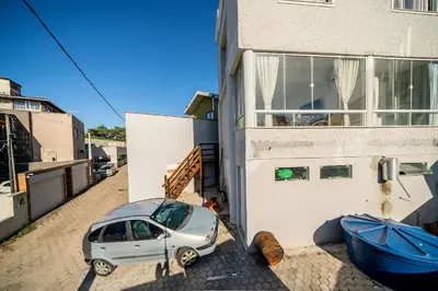 A planta de Apto 2Q com suíte 100m do mar em Bombas ROR0001