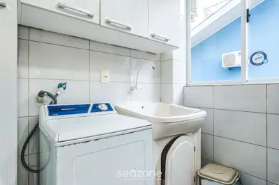 Uma casa de banho em Apto 2Q c varanda a 220m da praia de Bombas FDL103