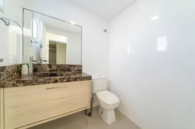 Uma casa de banho em Curaçao 201 - Cobertura duplex com jacuzzi privativa - 50 metros da Praia de Canto Grande!