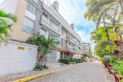 O edifício onde o apartamento está situado