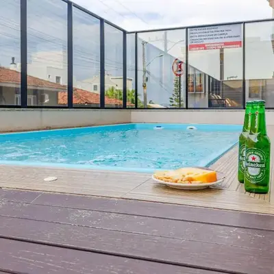 Apartamento a 150 Metros da Praia com Piscina
