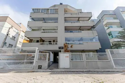 O edifício onde o apartamento está situado