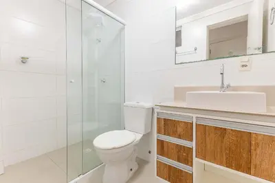 Uma casa de banho em Aconchegante Apartamento na Praia de Bombas