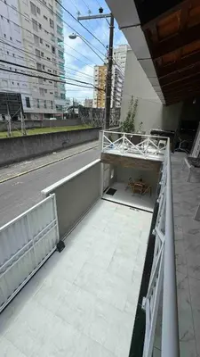 Uma varanda ou terraço em Meia praia - Itapema! Fique pertinho da praia