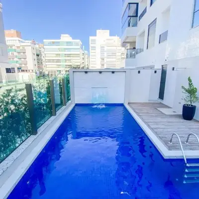 Amplo apartamento há poucos metros do mar! 0439