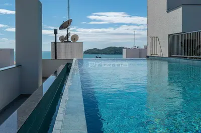 A piscina em ou perto de 409 Suíte em Localização Incrível Praia de Bombinhas a 120m