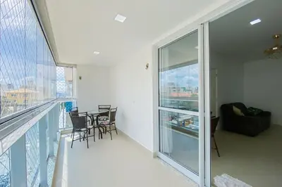 Uma varanda ou terraço em A poucos passos da Praia de Palmas a 200m - 0107