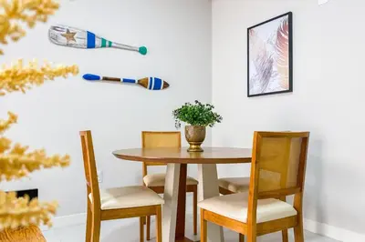 A planta de Apartamento para relaxar 450m da Praia de Palmas - 0113