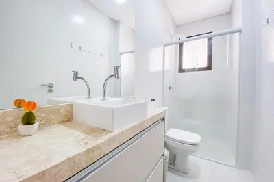 Uma casa de banho em Apartamento para relaxar 450m da Praia de Palmas - 0113