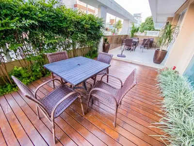 Uma varanda ou terraço em Relaxamento e Lazer a 100m da Praia de Palmas - 0127