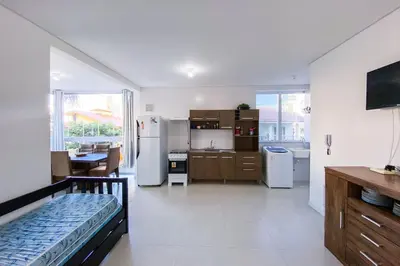 A cozinha ou kitchenette de Praia de Palmas - Apto 200m do Mar, 3 Dorms - 0167