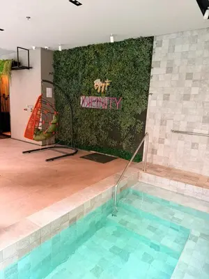 A piscina em ou perto de Seu Refúgio de Luxo a Passos do Mar em Itapema