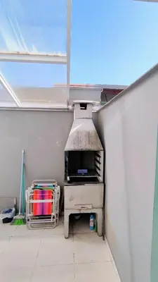Uma televisão e/ou sistema de entretenimento em Cod 140 - Residencial Torres, Praia de Bombas ap 5