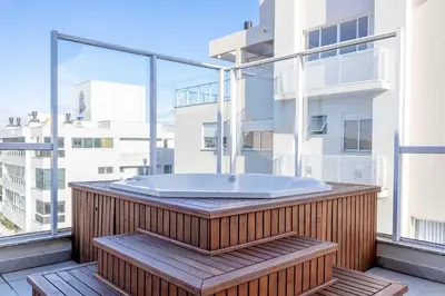 Uma varanda ou terraço em Ampla Cobertura Duplex com Jacuzzi Privativa