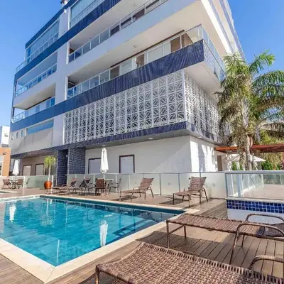 Ampla Cobertura Duplex com Jacuzzi Privativa
