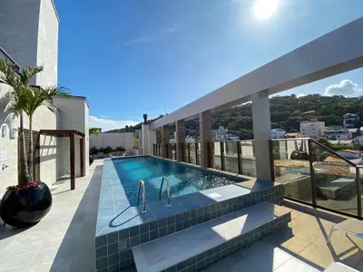 A piscina em ou perto de Sunrise Residence - Apto 2 dormitórios Praia de Bombinhas - Centro