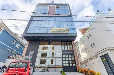 A planta de Elegante e Confortável suíte a 120 metros do Praia de Bombinhas