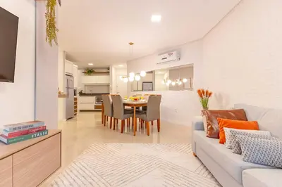 A cozinha ou kitchenette de Confortável Apto a 70 Metros da Praia de Bombinhas