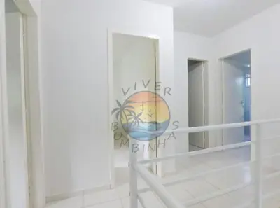A planta de Ampla Casa Zona Central da Praia de Mariscal com 03 Dormitórios