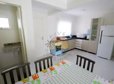 A cozinha ou kitchenette de Ampla Casa Zona Central da Praia de Mariscal com 03 Dormitórios