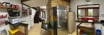 A cozinha ou kitchenette de Casa Beira Mar Com 05 Dormitórios Próximo a Comércio em Geral