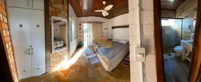 Uma casa de banho em Casa Beira Mar Com 05 Dormitórios Próximo a Comércio em Geral