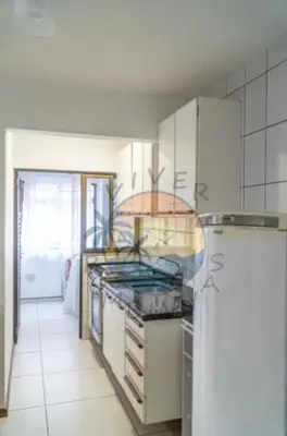 A cozinha ou kitchenette de Apartamento na Avenida da Praia Zona Central ao Lado de Comércio em Geral com 02 Dormitórios