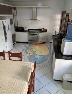 A cozinha ou kitchenette de Sobrado Alto Padrão Zona Central da Praia com 02 Dormitórios