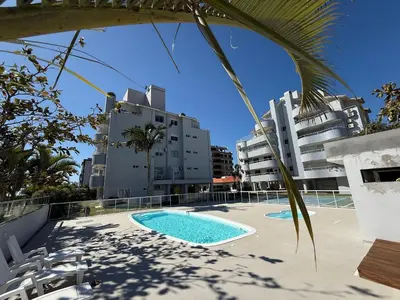 A piscina em ou perto de Cód 77 - Apto com 3 dorm e vista mar no Corsário