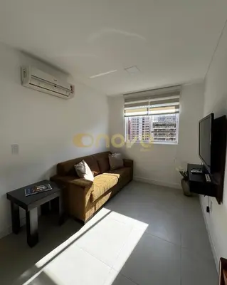 Uma televisão e/ou sistema de entretenimento em Apartamento disponível
