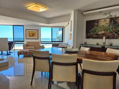 Uma área de estar em Vista Incrível Frente Mar 2 Quartos |CURTA134