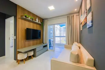 Uma televisão e/ou sistema de entretenimento em Praia de Palmas, 500m, Conforto e Praticidade, 0178