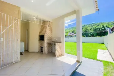 A planta de Ampla casa com 04 quartos para locação - 0315