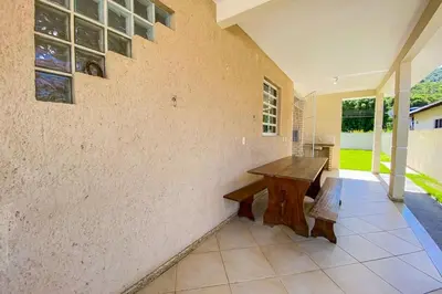 A planta de Ampla casa com 04 quartos para locação - 0315