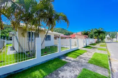 O edifício onde o apartamento está situado
