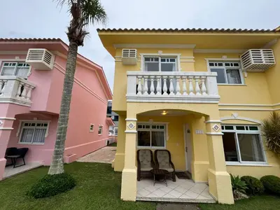 O edifício onde a casa de férias está situado