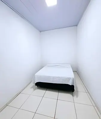 Uma cama ou camas num quarto em Apartamento econômico para até 4 Apto Econômico para 4 pessoas - Completopessoas, totalmente equipado