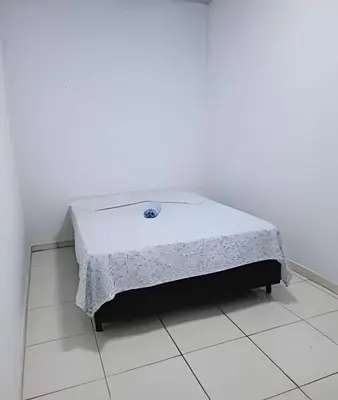 Uma cama ou camas num quarto em Apartamento econômico para até 4 Apto Econômico para 4 pessoas - Completopessoas, totalmente equipado